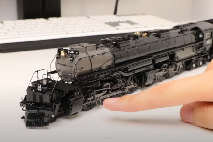 Model lokomotywy parowej Union Pacific 4014 BigBoy w skali H0 (wideo)